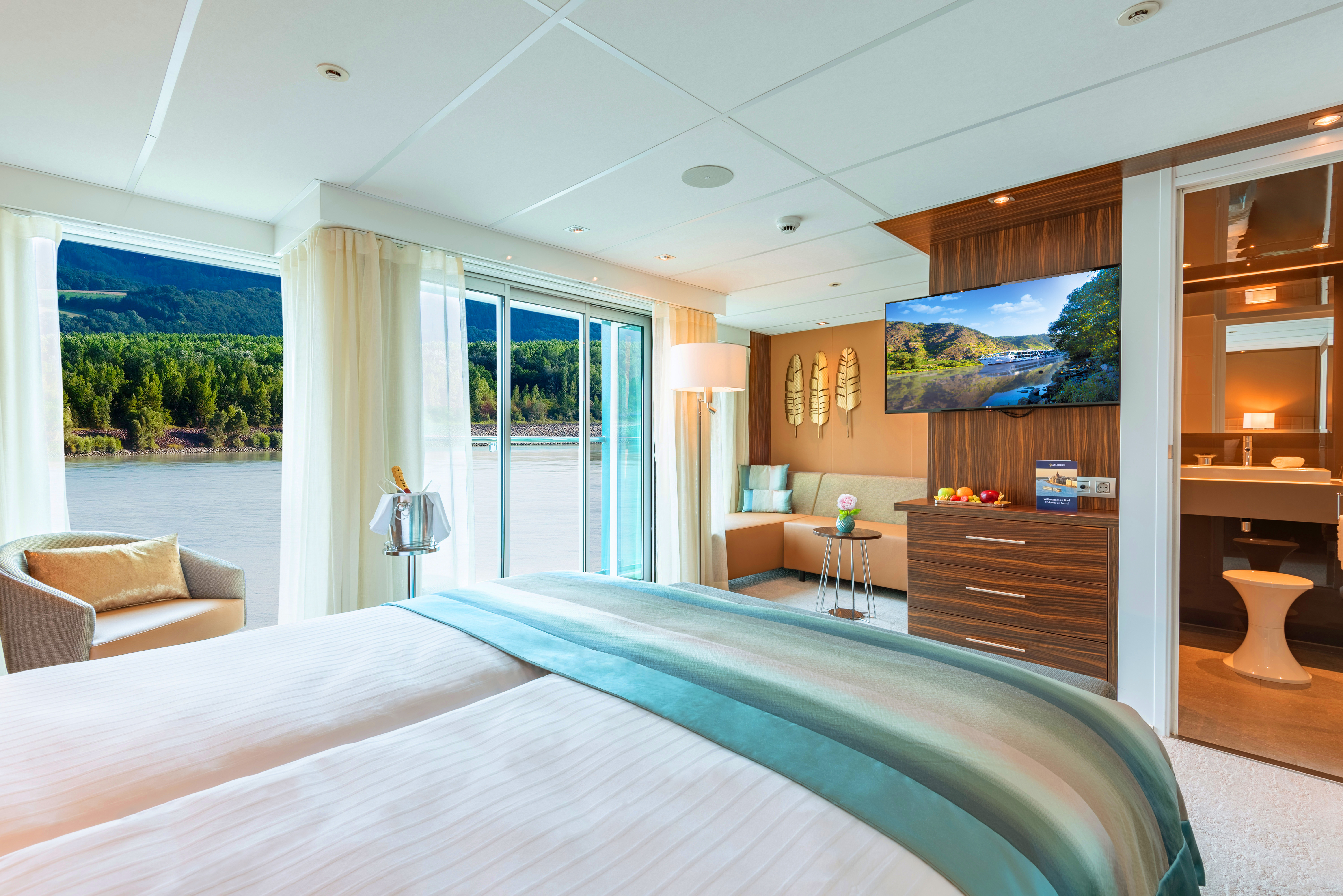 Amadeus River Cruises - Amadeus Star - Accommodation - Suite.jpg
